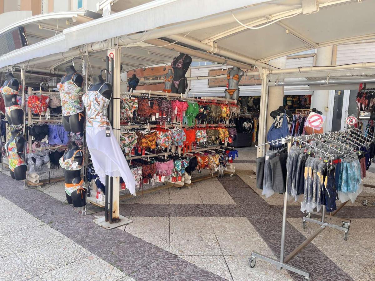 Studio Cabine A 200M De Port Frejus, Plage, Commerces, Terrasse, 4 Couchages, Menage Inclus - Fr-1-226A-31 Exterior photo
