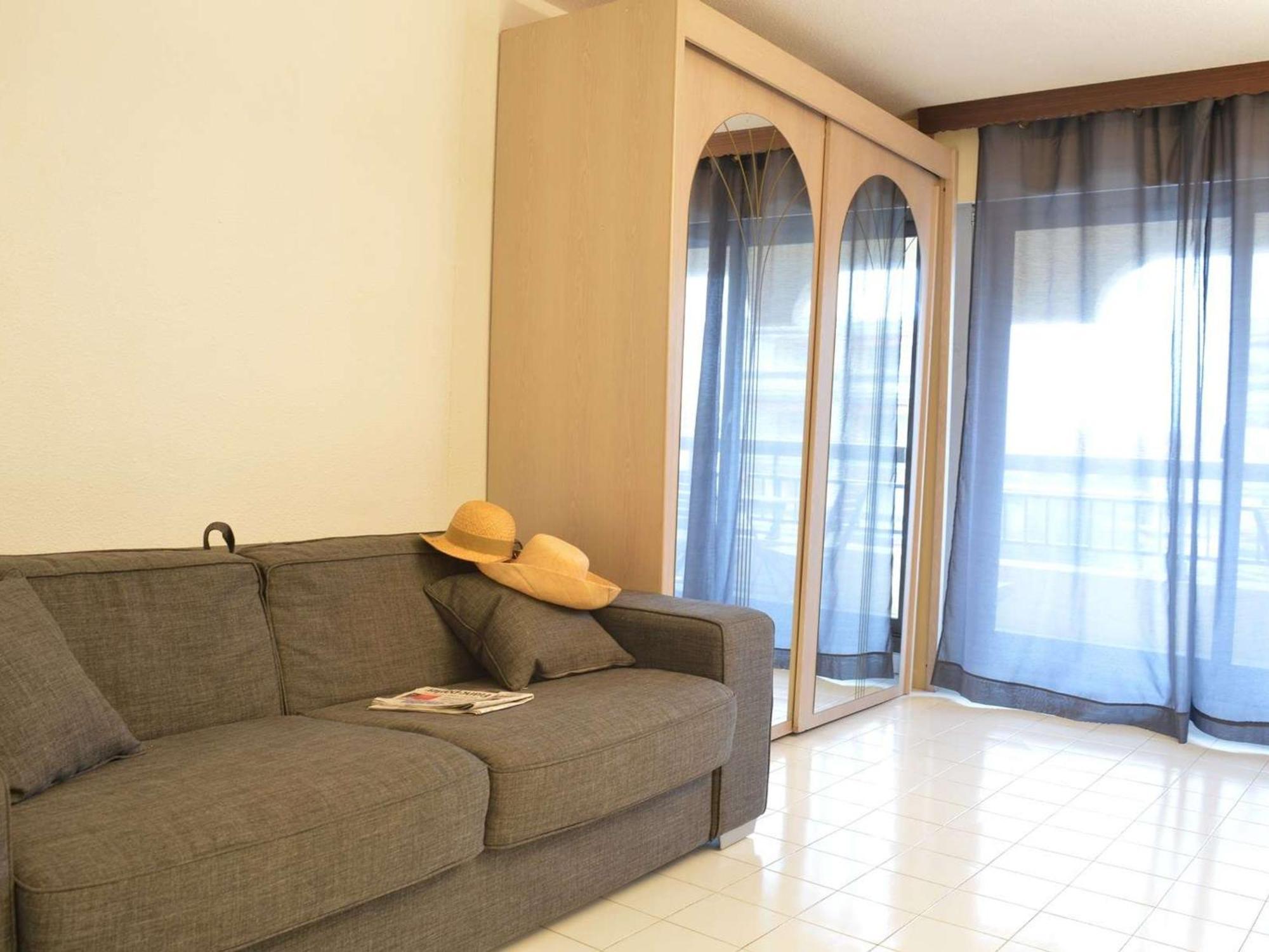 Studio Cabine A 200M De Port Frejus, Plage, Commerces, Terrasse, 4 Couchages, Menage Inclus - Fr-1-226A-31 Exterior photo